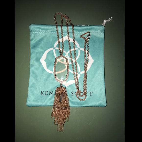 Kendra Scott Pendant Necklace - Picture 1 of 2